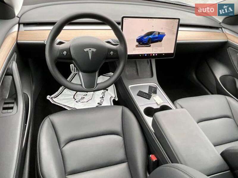 Седан Tesla Model 3 2023 в Одессе