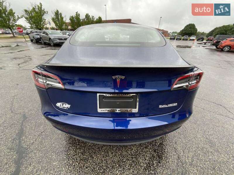 Седан Tesla Model 3 2023 в Одессе