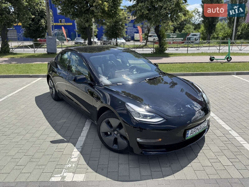 Седан Tesla Model 3 2022 в Хмельницком