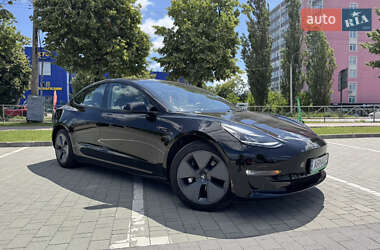 Седан Tesla Model 3 2022 в 