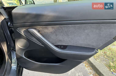 Седан Tesla Model 3 2022 в 