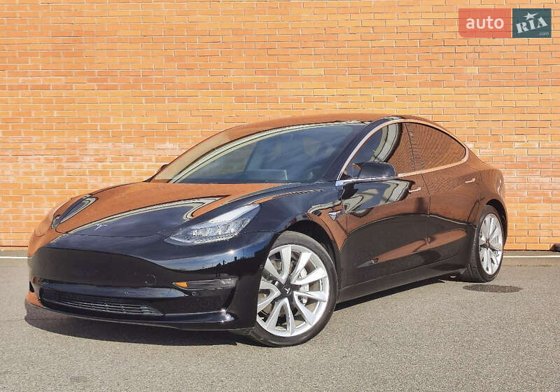 Седан Tesla Model 3 2019 в Киеве