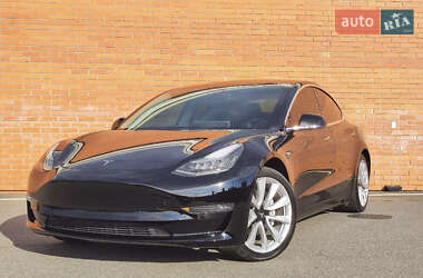 Седан Tesla Model 3 2019 в 