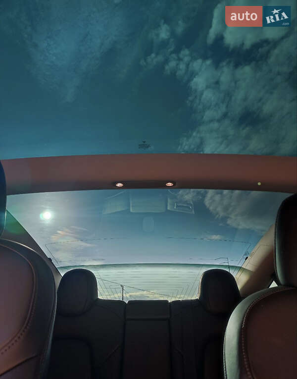 Седан Tesla Model 3 2019 в Киеве