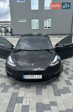 Седан Tesla Model 3 2019 в Сарнах
