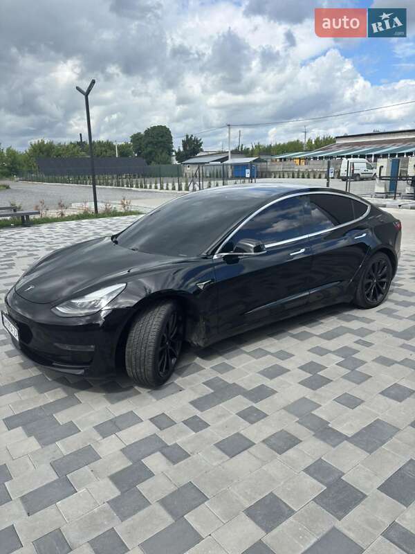 Седан Tesla Model 3 2019 в Сарнах