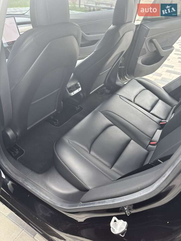 Седан Tesla Model 3 2019 в Сарнах