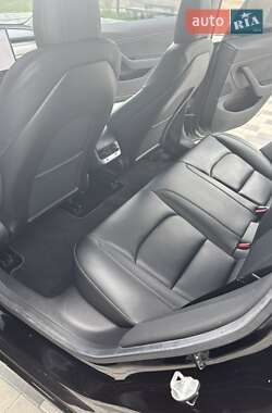 Седан Tesla Model 3 2019 в 
