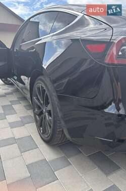 Седан Tesla Model 3 2019 в 