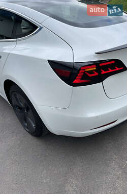 Седан Tesla Model 3 2018 в 
