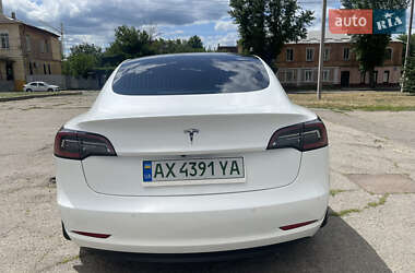 Седан Tesla Model 3 2019 в 