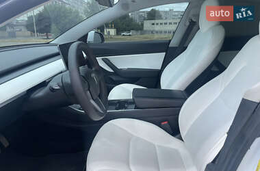 Седан Tesla Model 3 2019 в 