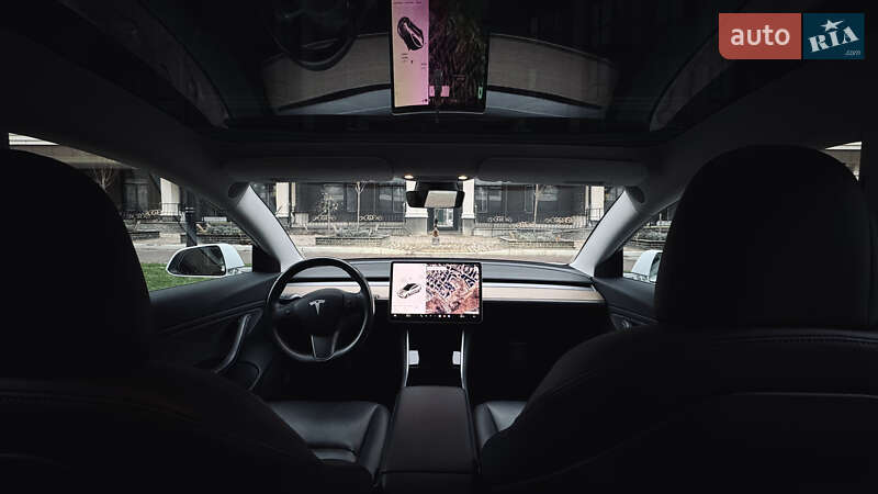 Седан Tesla Model 3 2018 в Киеве