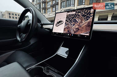 Седан Tesla Model 3 2018 в 