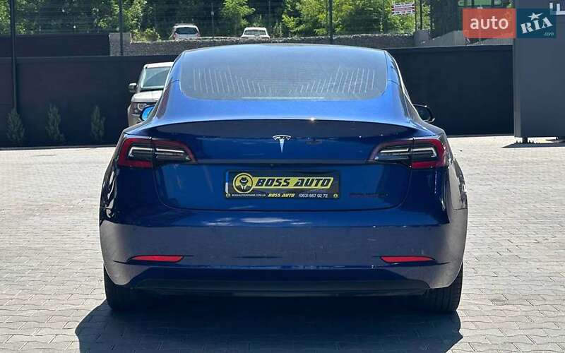 Седан Tesla Model 3 2019 в Черновцах