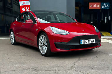 Седан Tesla Model 3 2018 в 
