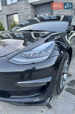 Седан Tesla Model 3 2019 в 