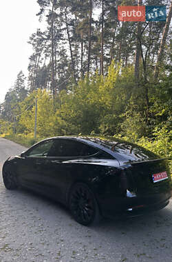 Седан Tesla Model 3 2023 в 