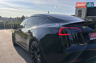 Седан Tesla Model 3 2023 в 