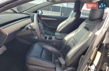 Седан Tesla Model 3 2021 в 