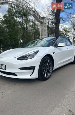Седан Tesla Model 3 2022 в Києві