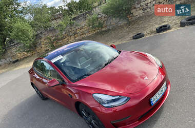 Седан Tesla Model 3 2019 в 