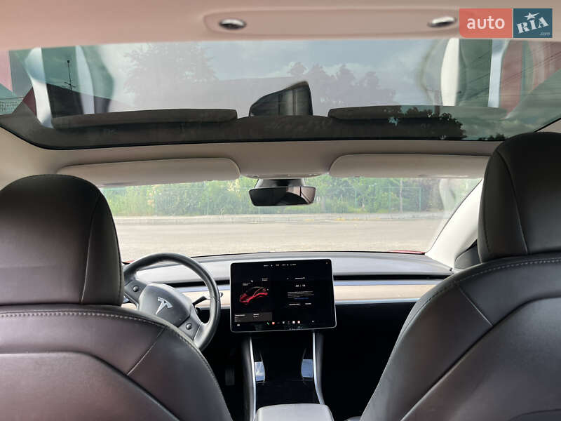 Седан Tesla Model 3 2019 в Одессе