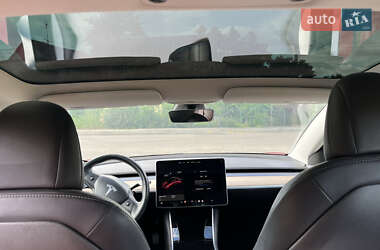 Седан Tesla Model 3 2019 в 