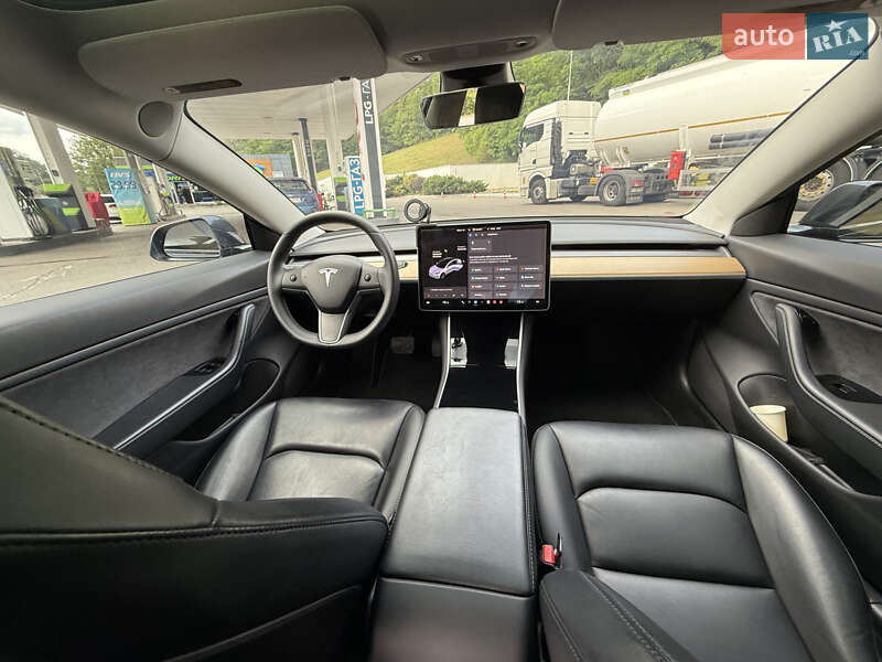 Седан Tesla Model 3 2019 в Полтаве