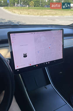Седан Tesla Model 3 2018 в 