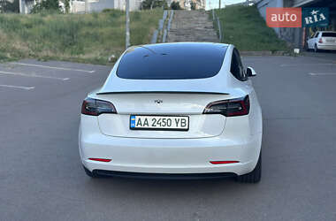Седан Tesla Model 3 2021 в 