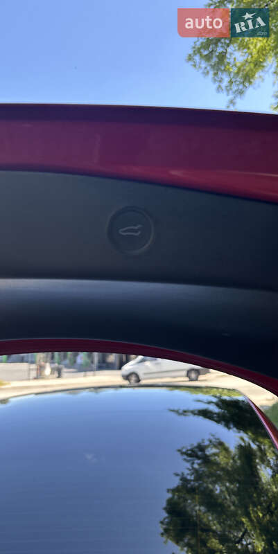 Седан Tesla Model 3 2022 в Чернівцях