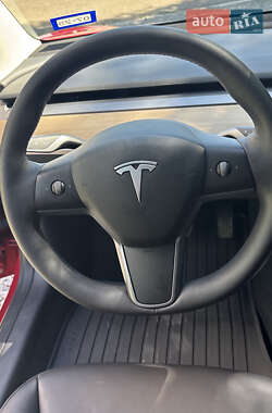 Седан Tesla Model 3 2022 в 