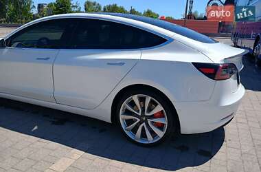 Седан Tesla Model 3 2019 в 