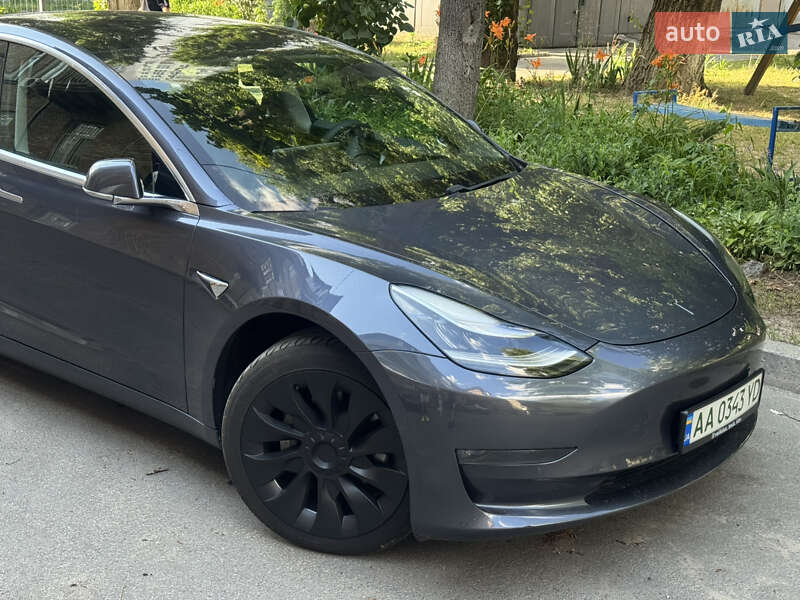 Седан Tesla Model 3 2019 в Києві