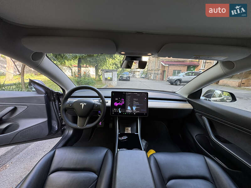 Седан Tesla Model 3 2019 в Києві