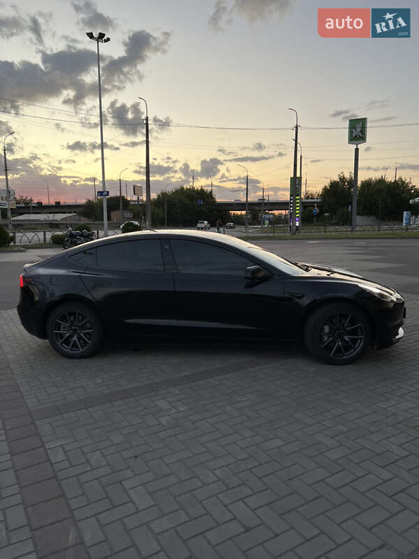 Седан Tesla Model 3 2019 в Ківерцях