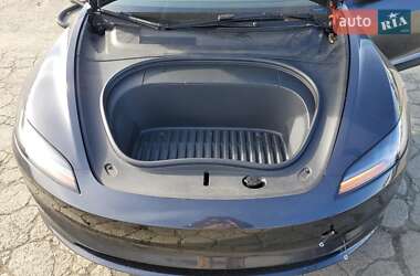 Седан Tesla Model 3 2024 в 