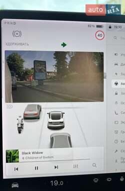 Седан Tesla Model 3 2021 в 