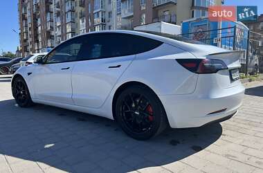 Седан Tesla Model 3 2021 в 