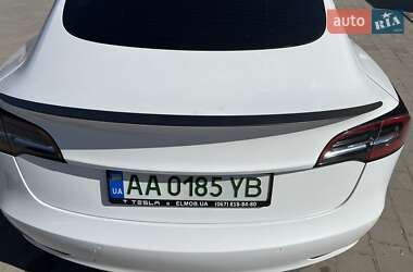 Седан Tesla Model 3 2021 в 