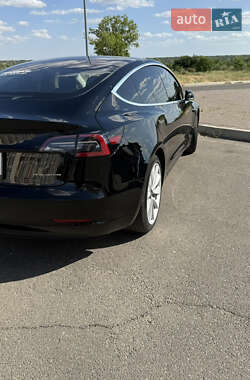 Седан Tesla Model 3 2019 в 