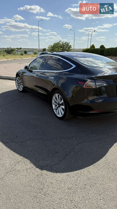 Седан Tesla Model 3 2019 в Миколаєві