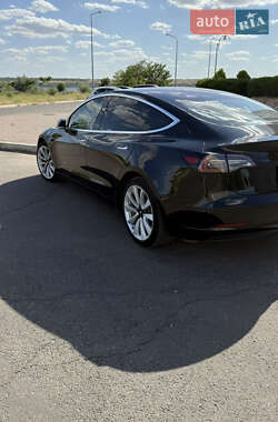 Седан Tesla Model 3 2019 в 