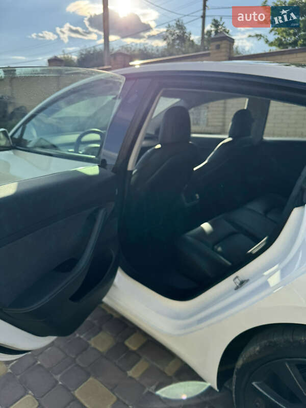 Седан Tesla Model 3 2020 в Киеве