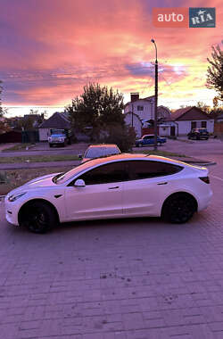 Седан Tesla Model 3 2019 в 