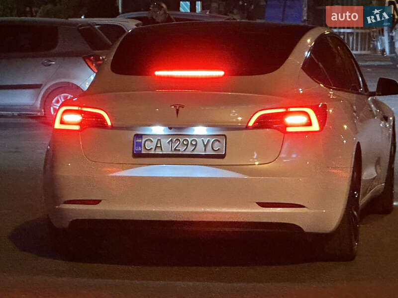 Седан Tesla Model 3 2019 в Черкассах