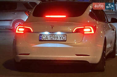 Седан Tesla Model 3 2019 в 