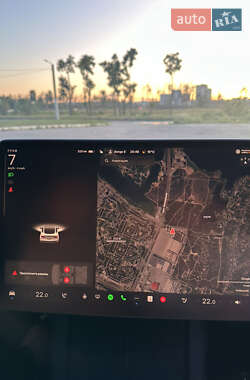 Седан Tesla Model 3 2023 в 