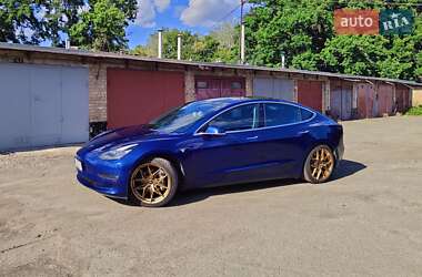 Седан Tesla Model 3 2019 в 